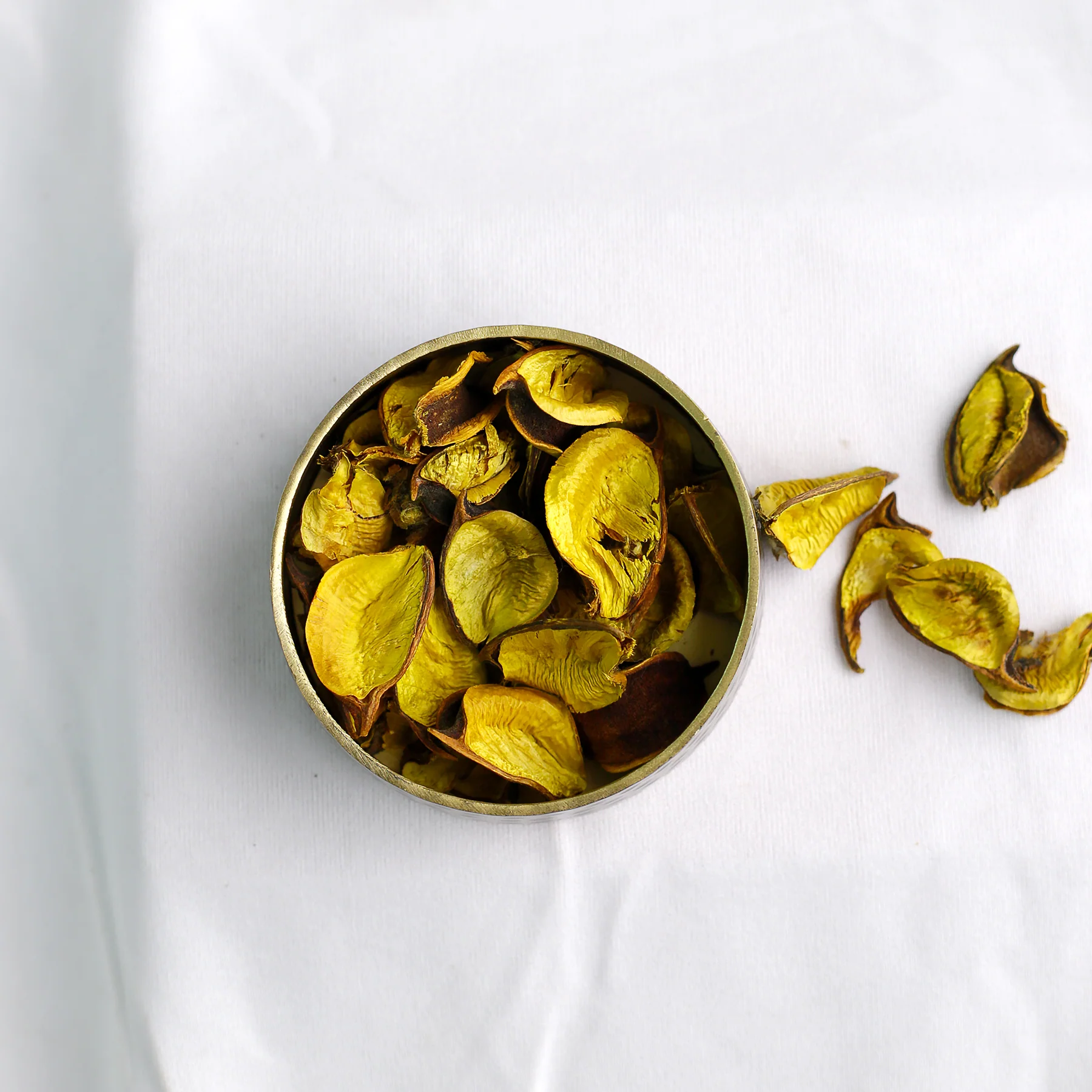 Urli with Potpourri - Image 5